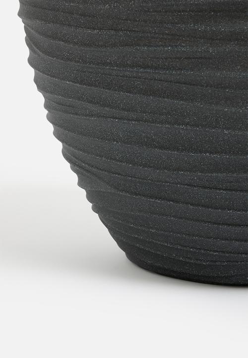 H&S - Silhouette planter - Black