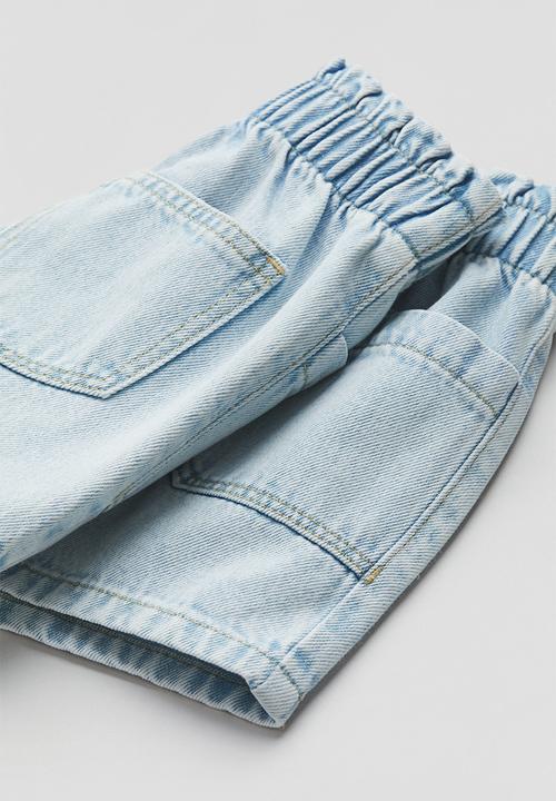 H&M - Loose fit denim shorts - light denim blue