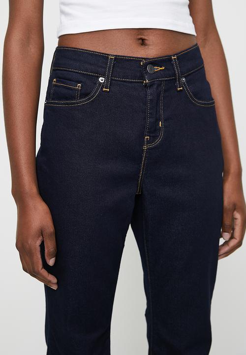 Levi’s® - Curvy flare - shadow cast