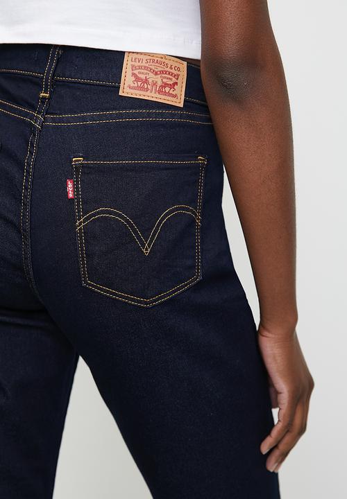 Levi’s® - Curvy flare - shadow cast