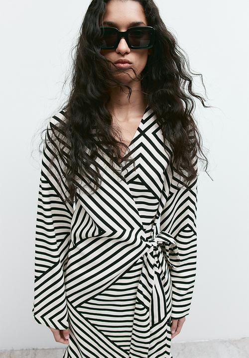 H&M - Linen-blend wrap dress - cream geometric pattern