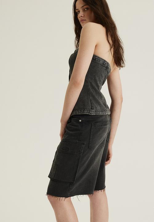 H&M - Low denim cargo shorts - black