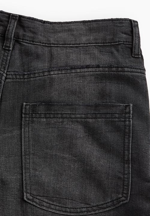 H&M - Low denim cargo shorts - black
