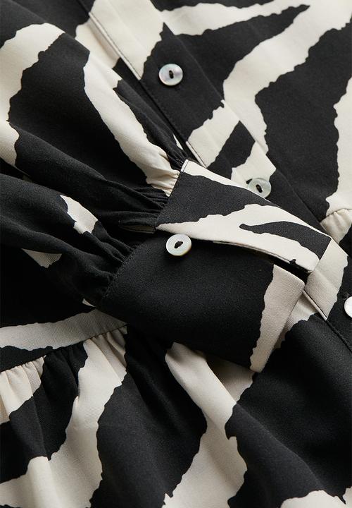H&M - Oversized shirt dress - dark grey zebra print