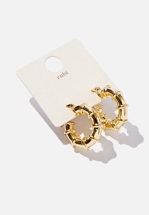 Rubi - Large hoop earring - up gold ridged hoops