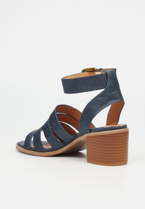 Butterfly Feet - Wexley 1 block heel - navy