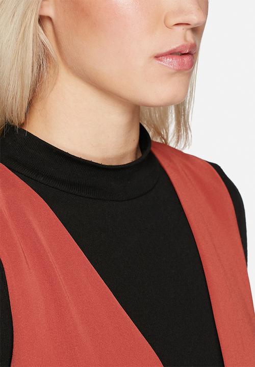 Vero Moda - Petra Sleeveless Jacket
