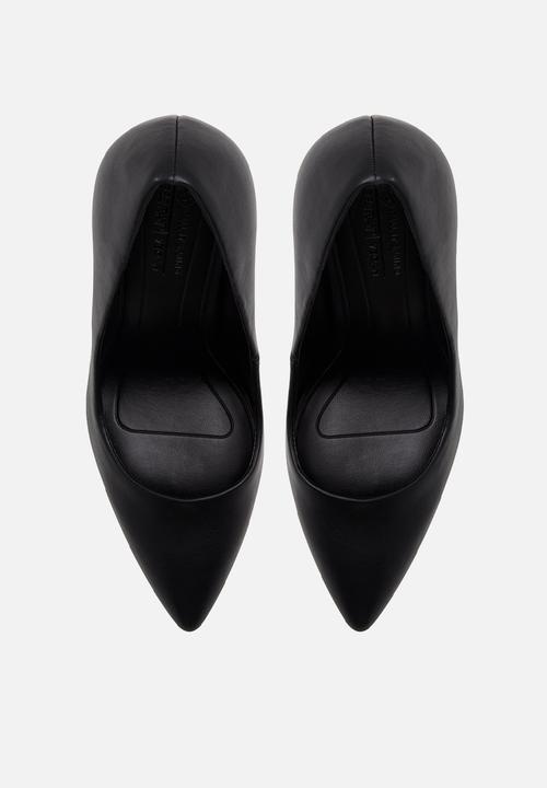 Call It Spring - Sashhaa court - black