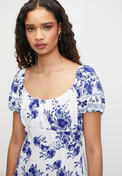 MILLA - Printed linen look empire midi dress - blue & white 