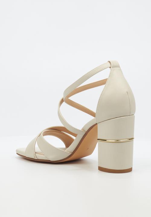 Miss Black - Café 1 block heel - bone