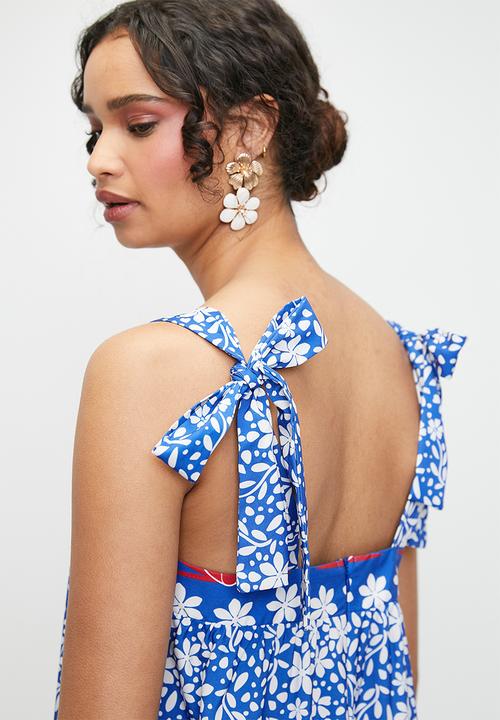 MILLA - Tie detail midi dress - red & blue monstera dbl border