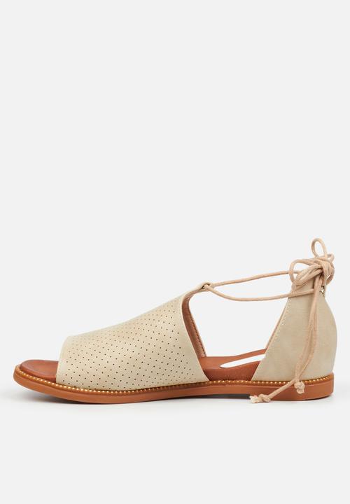 Butterfly Feet - Ellie 10 strappy - bone