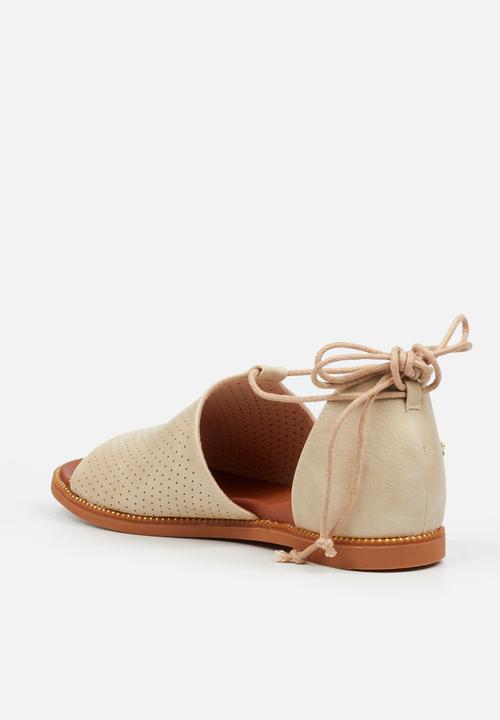 Butterfly Feet - Ellie 10 strappy - bone