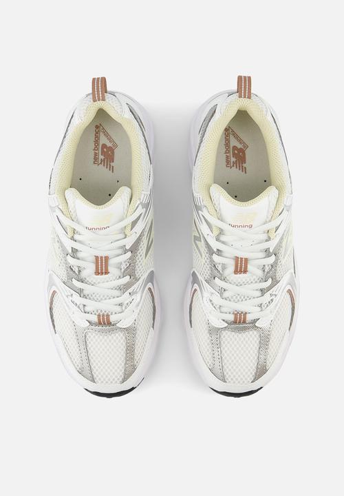 New Balance  - 530