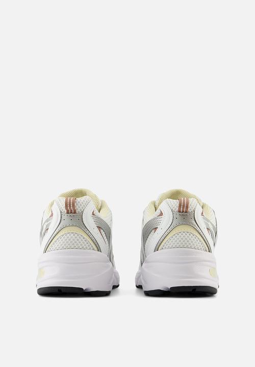 New Balance  - 530