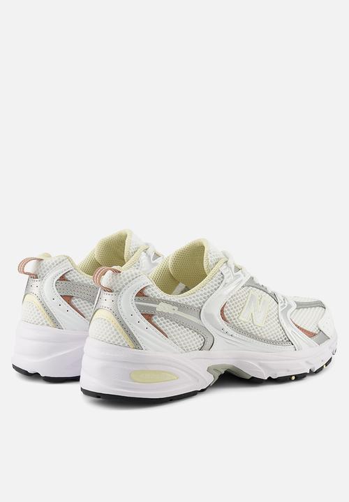New Balance  - 530