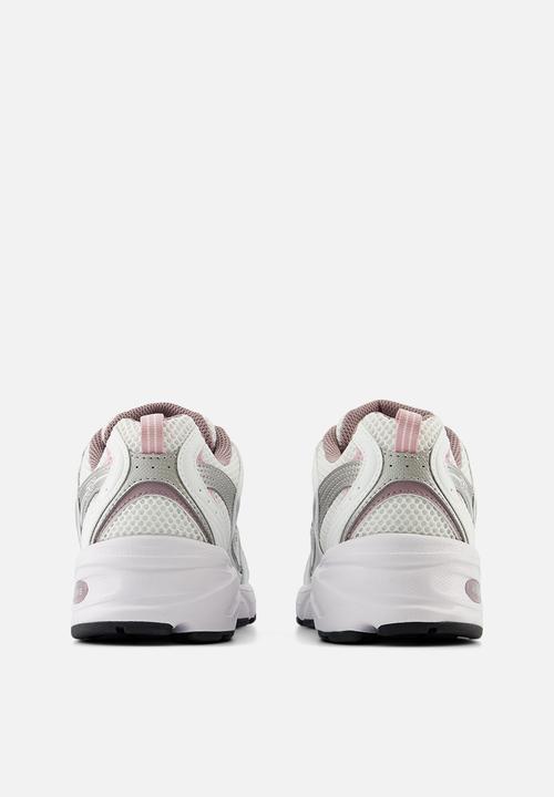 New Balance  - 530