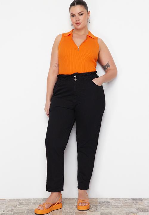 Trendyol - High Waist Elastic Waist Mom Jeans - Black