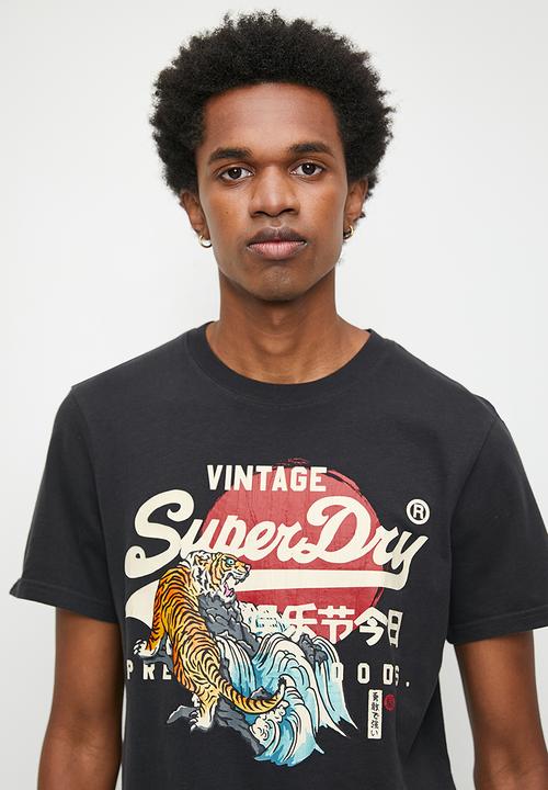 Superdry. - Tokyo Graphic T-Shirt - Bison Black