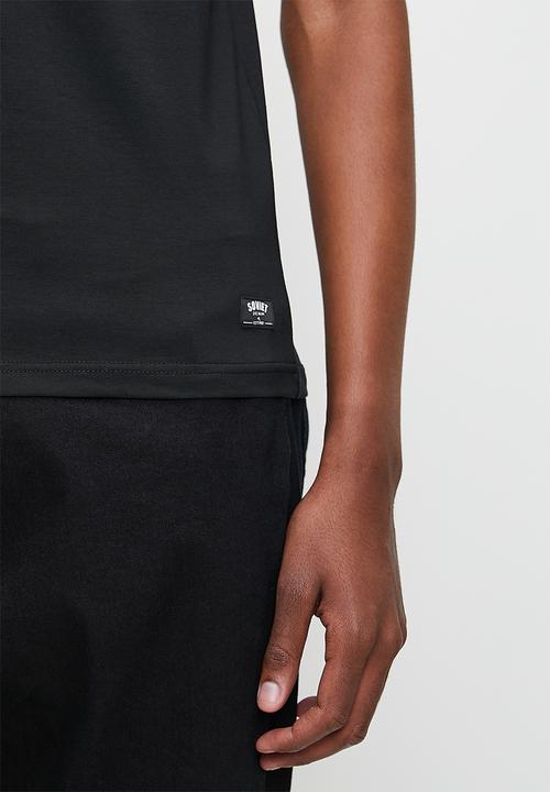 SOVIET - Vivid Tee - Black