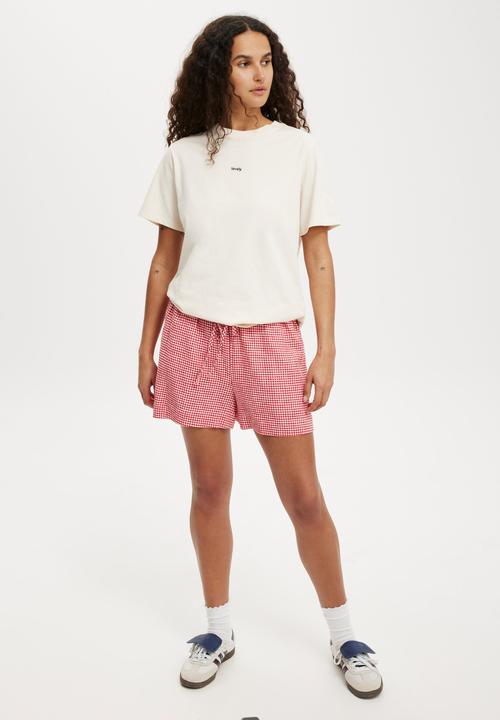 Cotton On - Regular Fit Graphic Tee - Lovely/Coconut