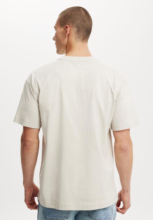 Cotton On - Box Fit Easy T-Shirt - Sand Dune/Maiden Ensemble