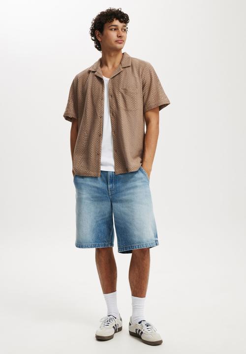 Cotton On - Palma Short Sleeve Shirt - Taupe Chevron
