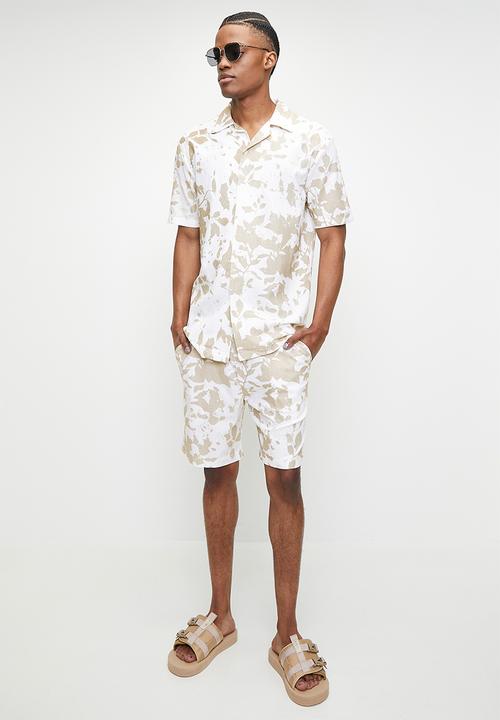 STYLE REPUBLIC - Printed Linen Blend Walkshort - Neutral & White 
