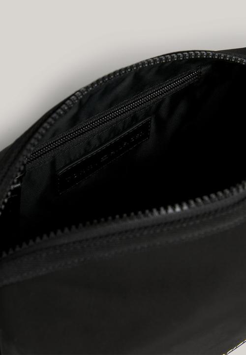 Tommy Hilfiger - TH Skyline Washbag - Black