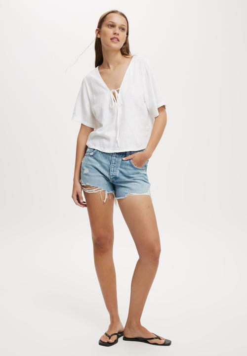 Cotton On - Original Cut Off Denim Short - Breeze Blue Destroy