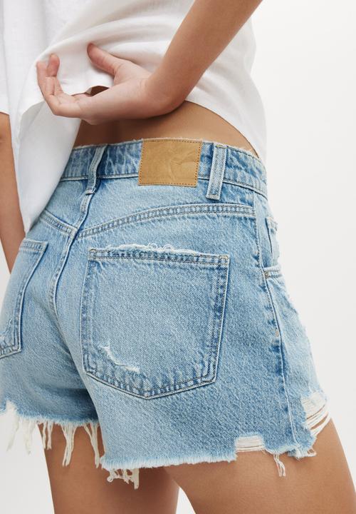 Cotton On - Original Cut Off Denim Short - Breeze Blue Destroy