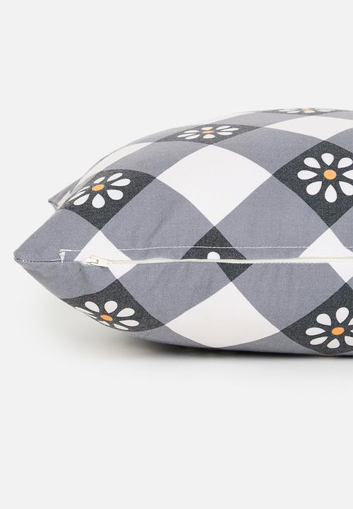Sixth Floor - Daisy cushion cover - Black