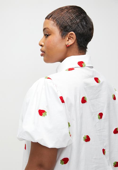 Me&B - Plus Concelaed Front Shirt With Balloon Sleeve - Strawberryemb