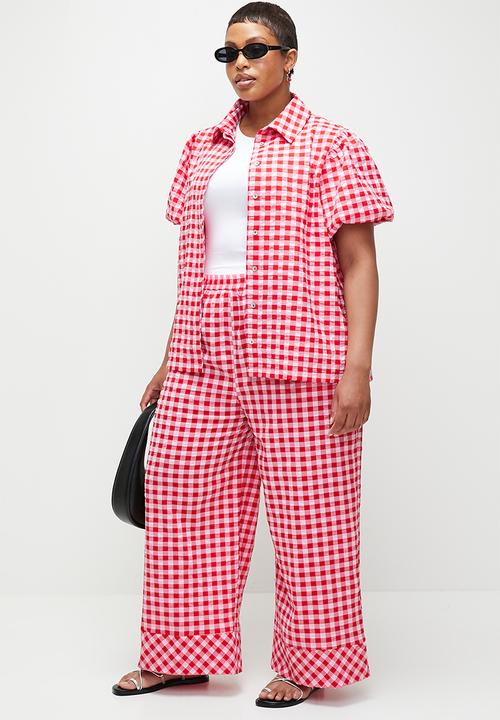 Me&B - Plus Concelaed Front Shirt With Balloon Sleeve - Red