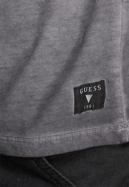 GUESS - Seal Tee