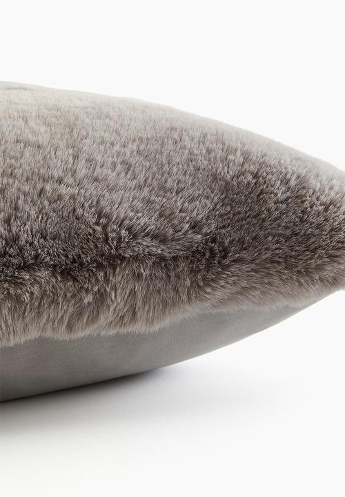 H&M - Fluffy cushion cover - brown