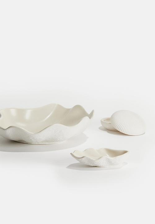 H&M - Small stoneware clam shell bowl - white