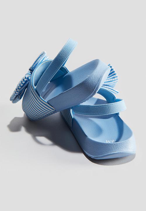 H&M - Pool shoes - light blue striped
