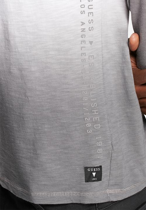 GUESS - Roper Raglan Tee