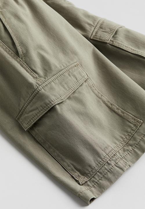 H&M - Twill cargo shorts - khaki green
