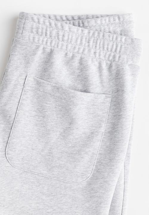 H&M - Regular fit sweatshorts - grey marl