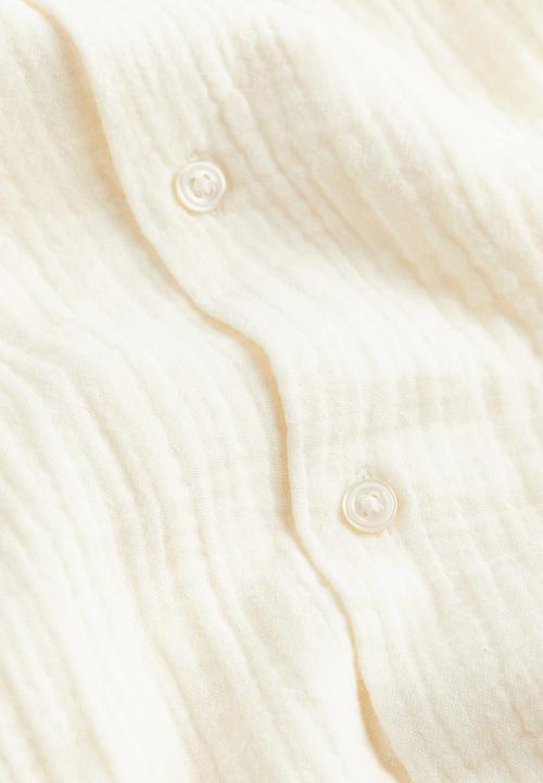 H&M - Regular fit muslin resort shirt - cream 