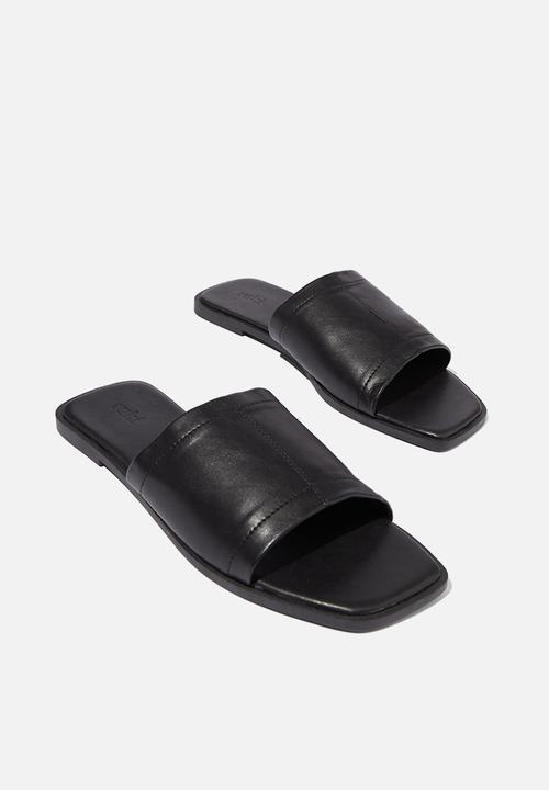 Cotton On - Bells single vamp - washed black