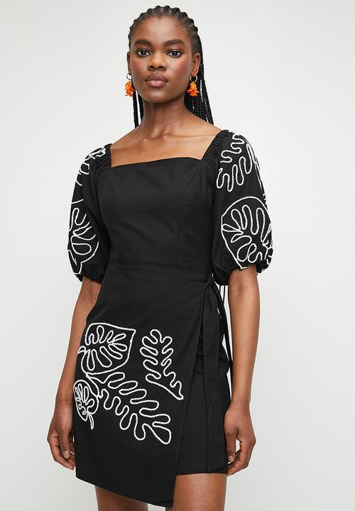 Embroidery puff sleeve wrap mini dress - Black