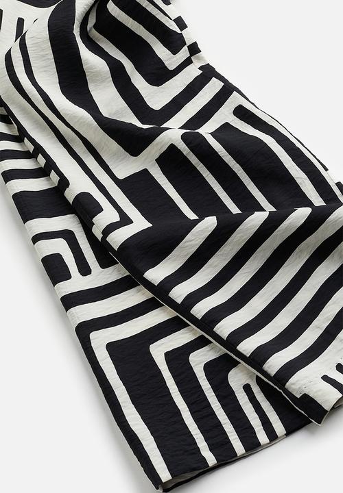 H&M - Wide trousers - black patterned