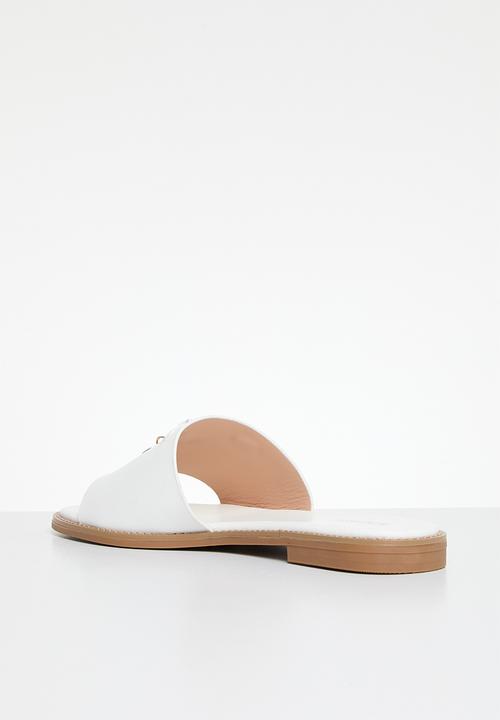 Nine West - Wollon slip on sandal - White