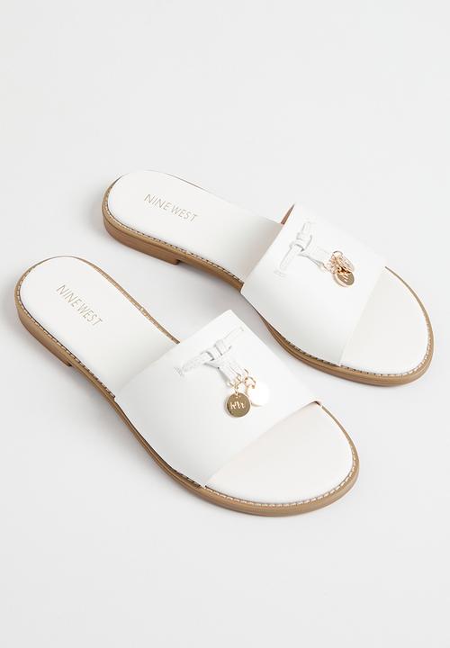 Nine West - Wollon slip on sandal - White
