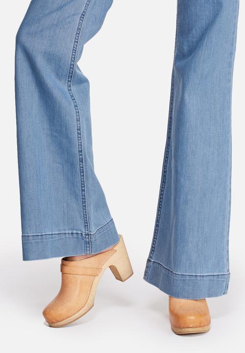 ONLY - Lea Highwaisted Denim Flared Jeans