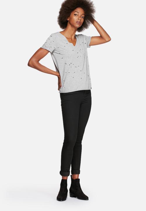 Vero Moda - Tracy Bite V-Neck Tee