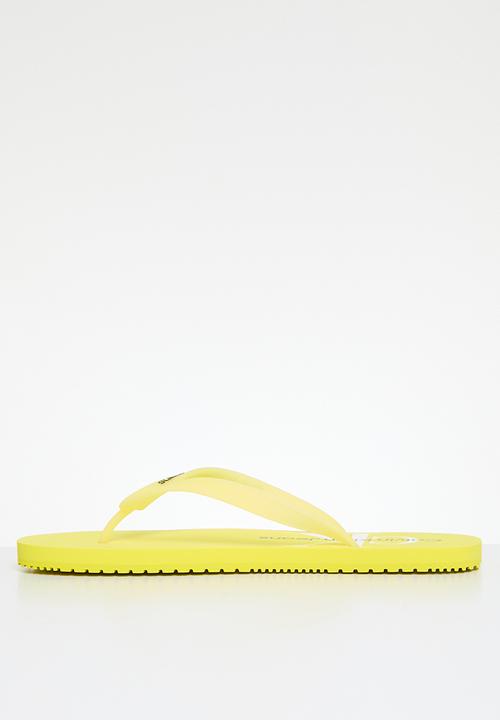 Calvin Klein - Beach sandal monologo